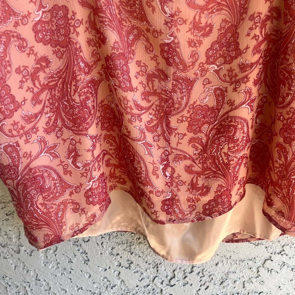 EXPRESS Adjustable Strap Pink Paisley Tank Top with Pearl Details NWT Women’s XL - Picture 3 of 12